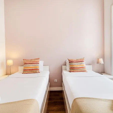 Chagas 17 By Central Hill Apartments