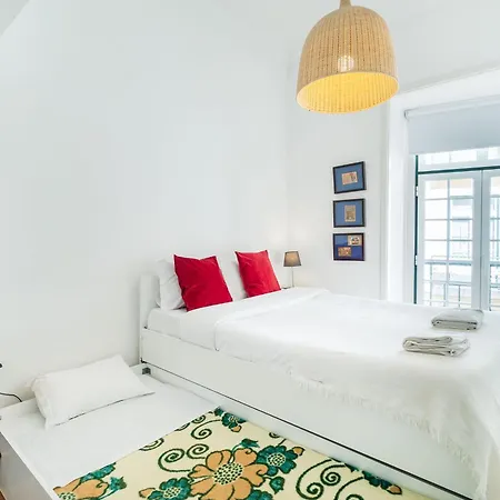 Chagas 17 By Hill * Lisboa